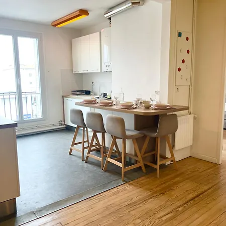 L'ecume, Avec Wifi, En Centre-ville De